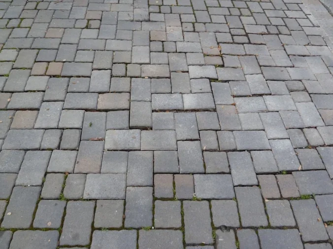 Palm Beach Pavers project detail related to when should pavers be repaired instead of replaced?